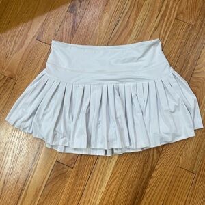 GOLDHINGE White Pleated Skirt